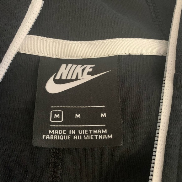 Black Nike Jacket - Picture 3 of 4